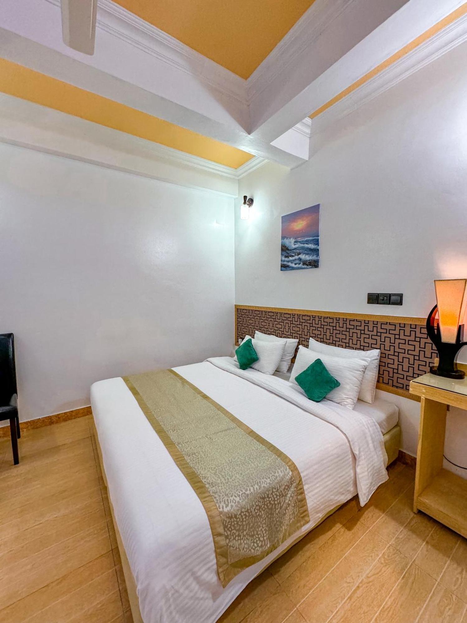 Sevinex Inn Feridhoo Exterior photo